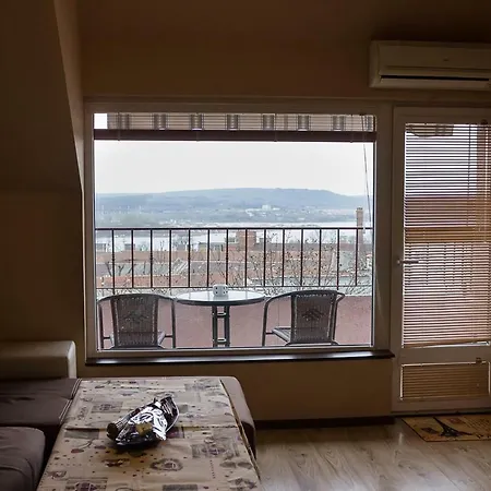 Bay Apt. - Relaxed 2-bedroom With Sea View
