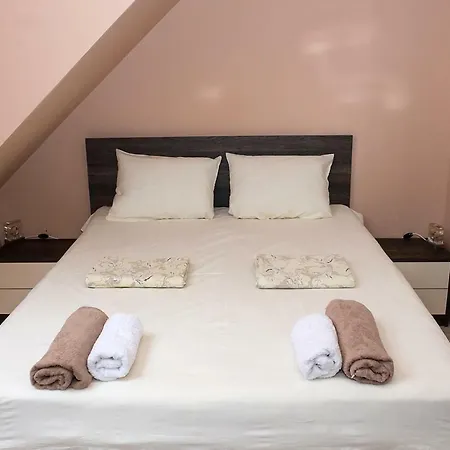 Daire Bay Apt. - Relaxed 2-bedroom With Sea View *