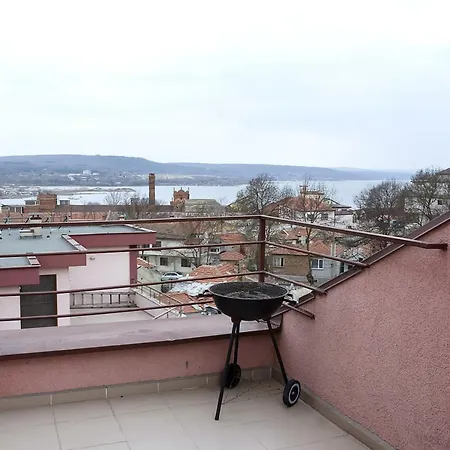 Bay Apt. - Relaxed 2-bedroom With Sea View * 바르나